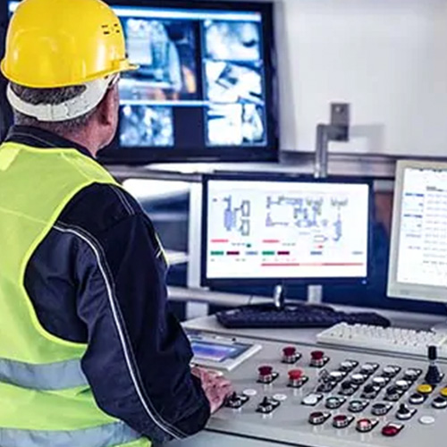 PROQUICESA persona en soporte técnico 